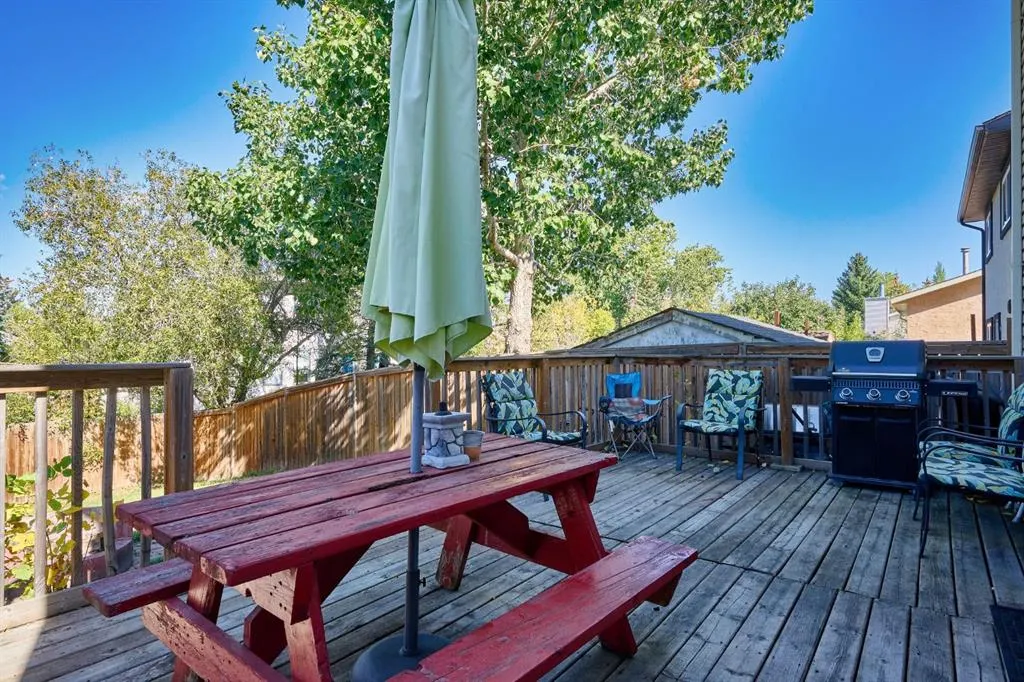 24 Hunters Gate