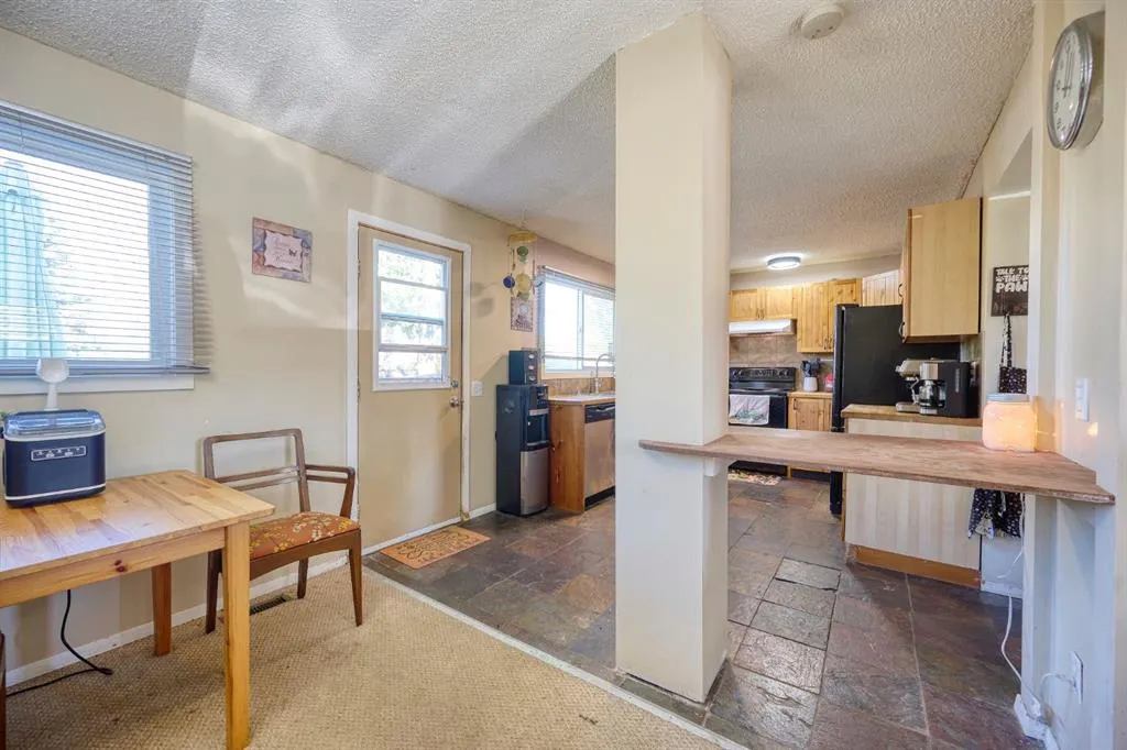 24 Hunters Gate