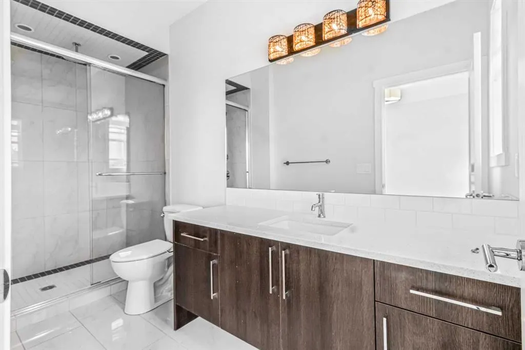 1402 29 Street SW