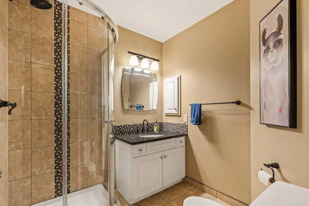 2419 Erlton Road SW, #204