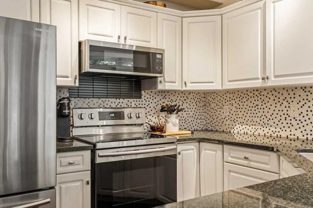2419 Erlton Road SW, #204