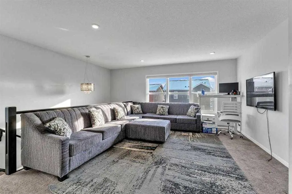 130 Red Sky Crescent NE