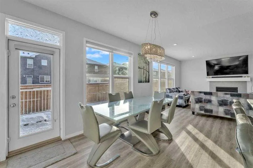 130 Red Sky Crescent NE