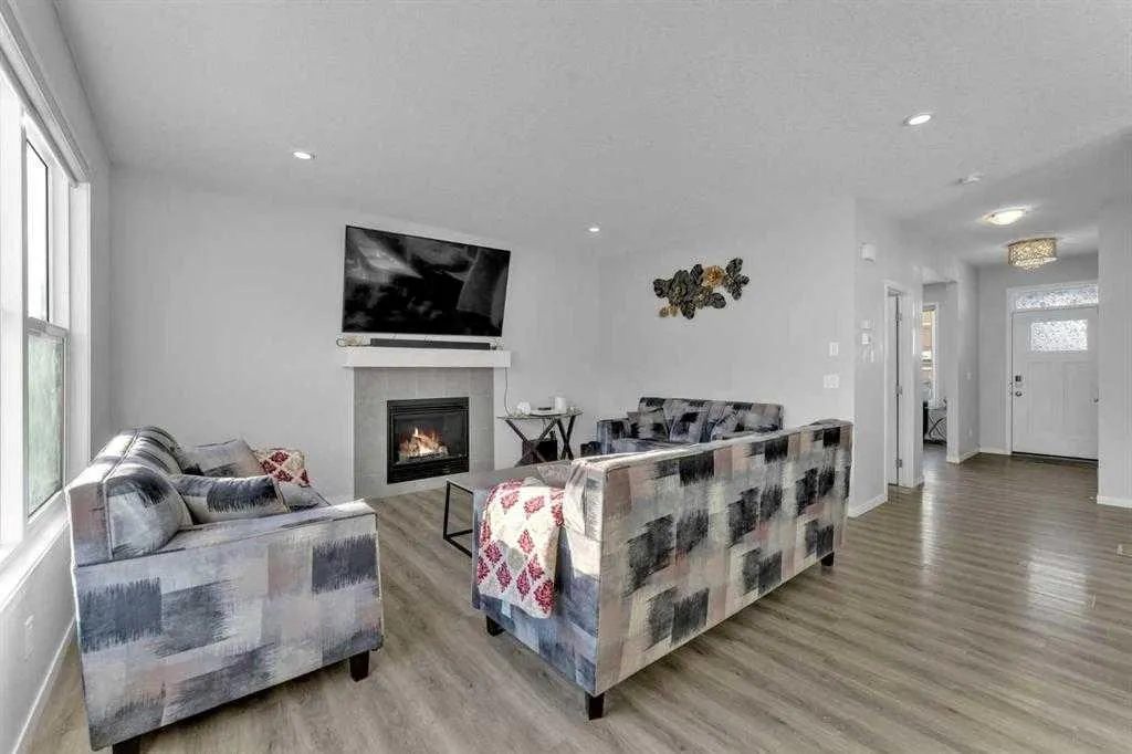 130 Red Sky Crescent NE