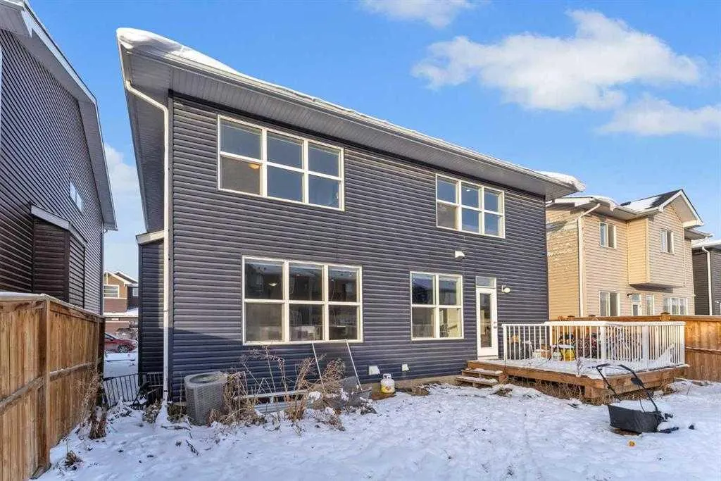 130 Red Sky Crescent NE