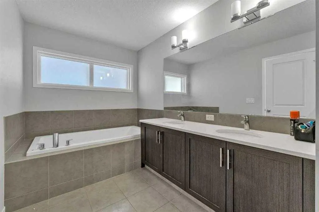 130 Red Sky Crescent NE