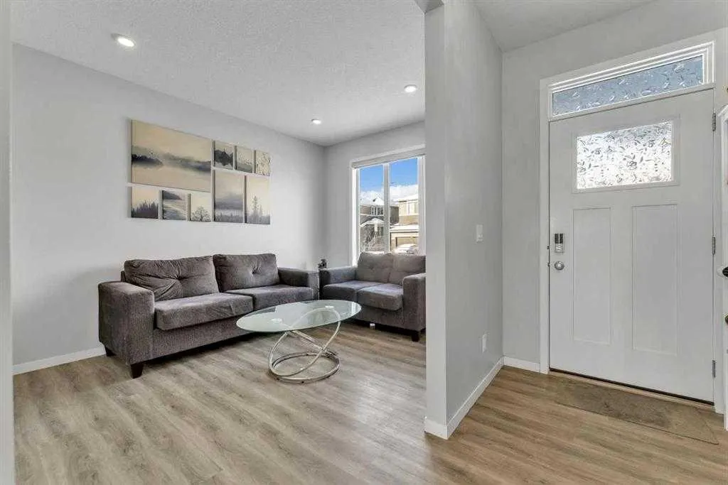 130 Red Sky Crescent NE
