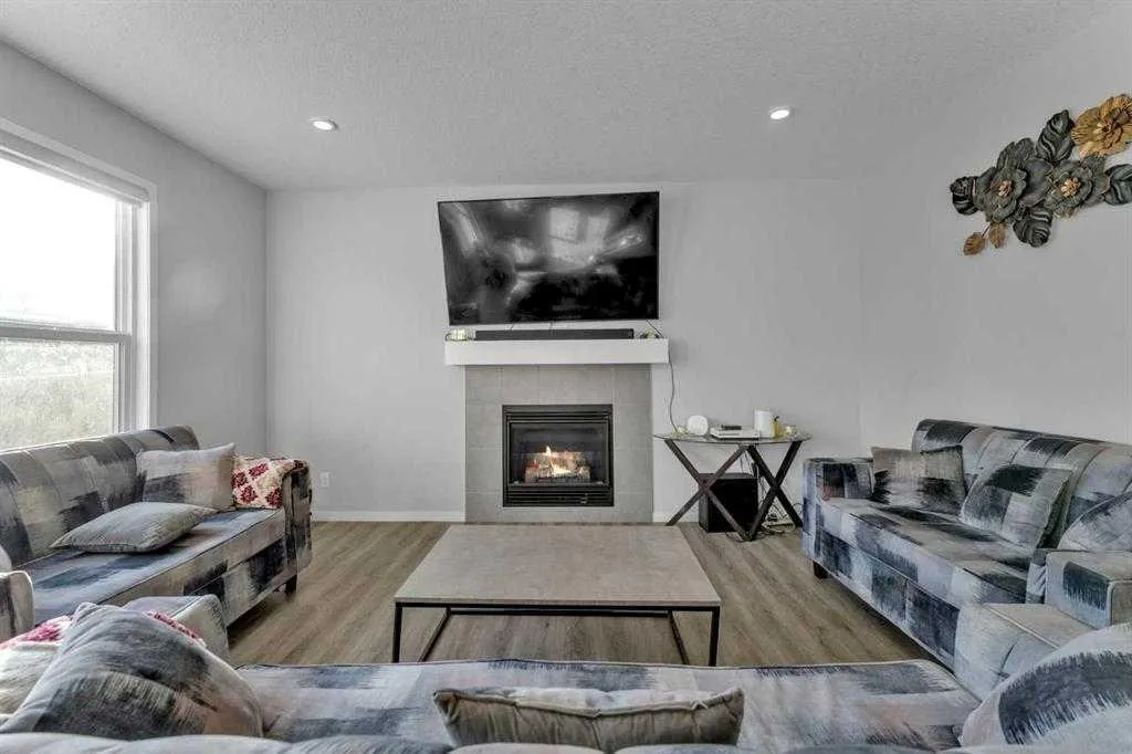 130 Red Sky Crescent NE