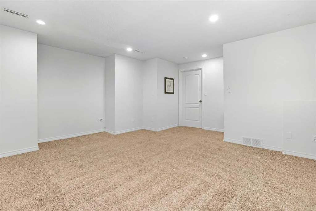 94 Martin Close