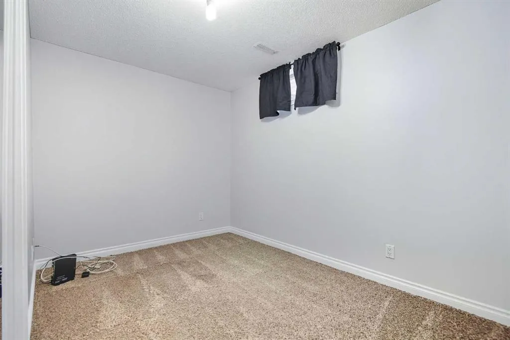 94 Martin Close