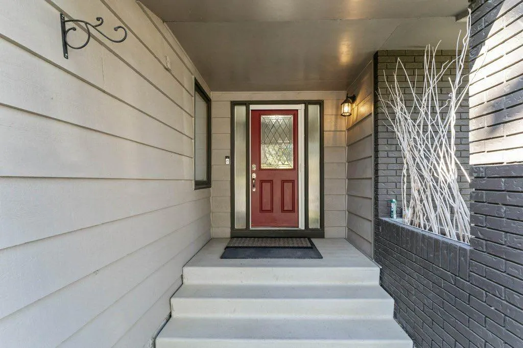 47 Woodmont Way SW