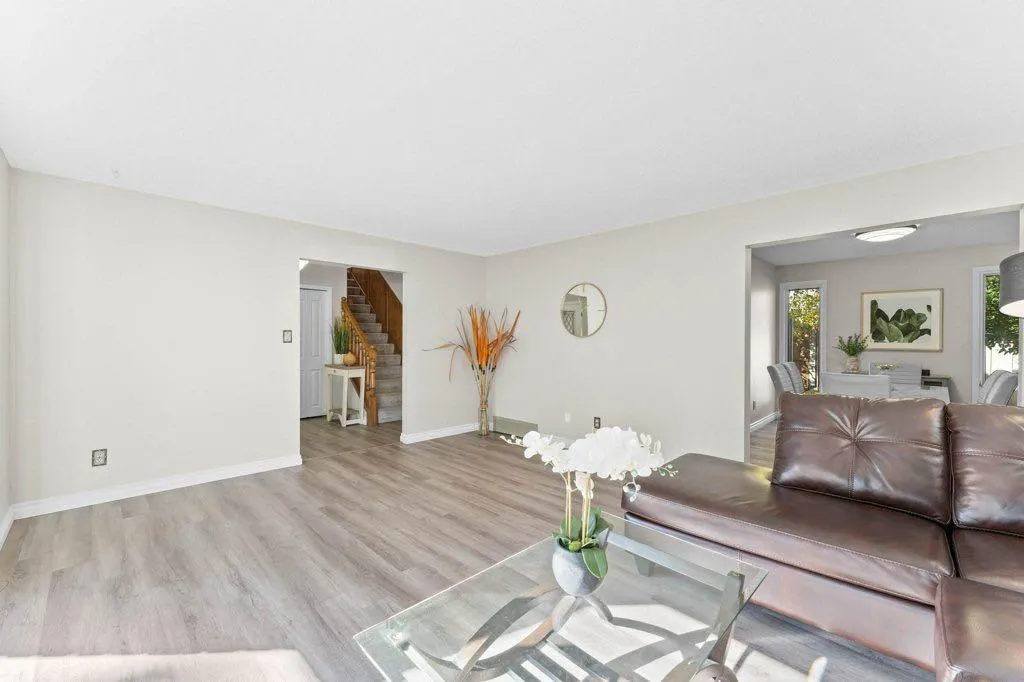 47 Woodmont Way SW