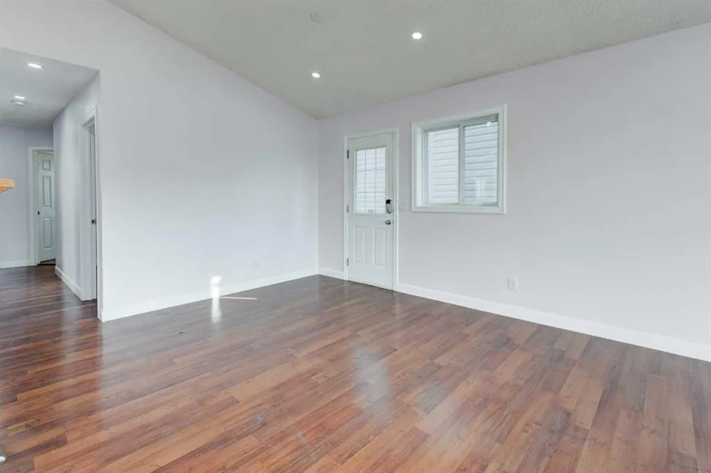 35 Coventry Road NE