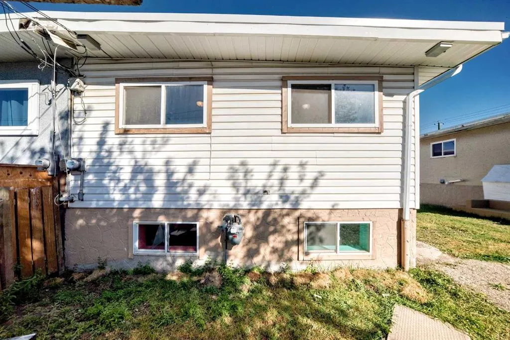 6103 Penbrooke Drive SE