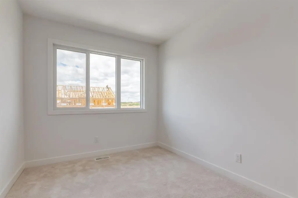 146 Belvedere Crescent SE