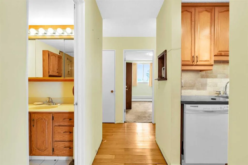 508 Cedar Crescent SW, #301