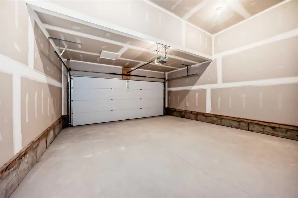 158 Appaloosa Crescent