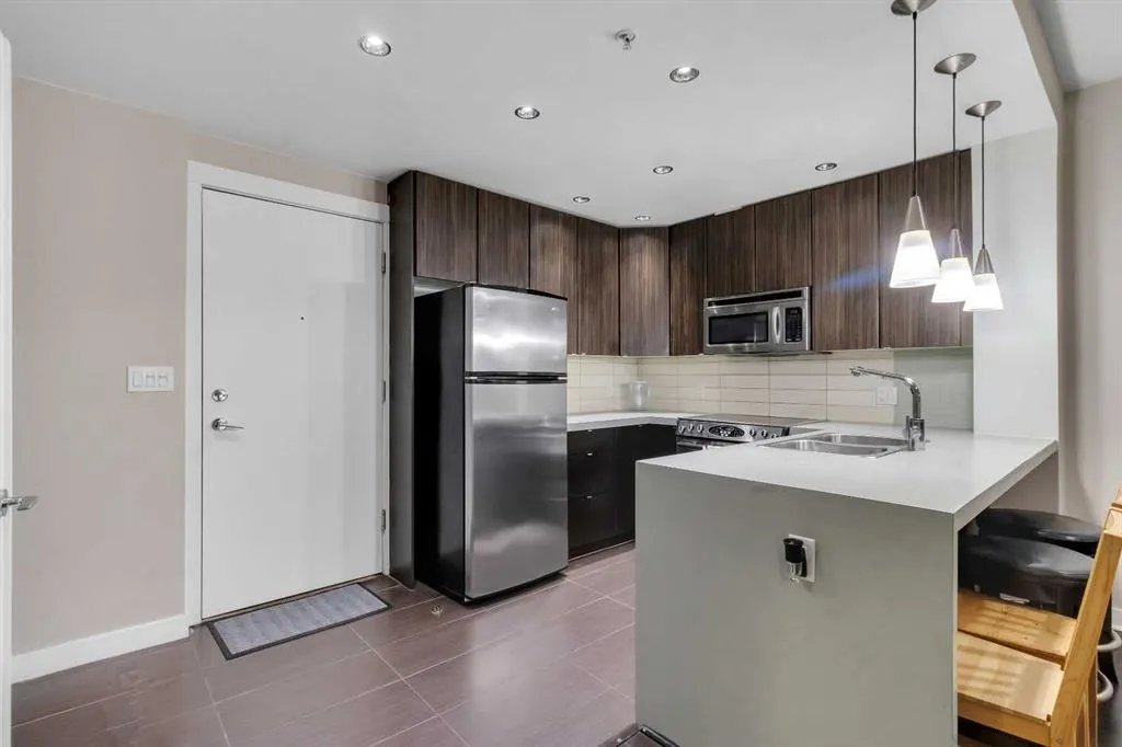 788 12 Avenue SW, #102