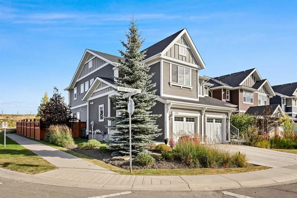 590 River Heights Crescent