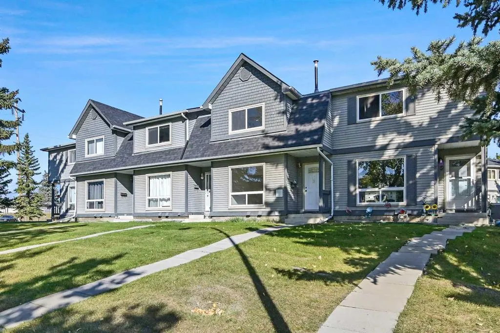 220 Erin Mount Crescent SE, #4