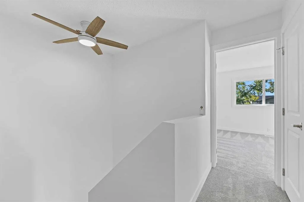 220 Erin Mount Crescent SE, #4