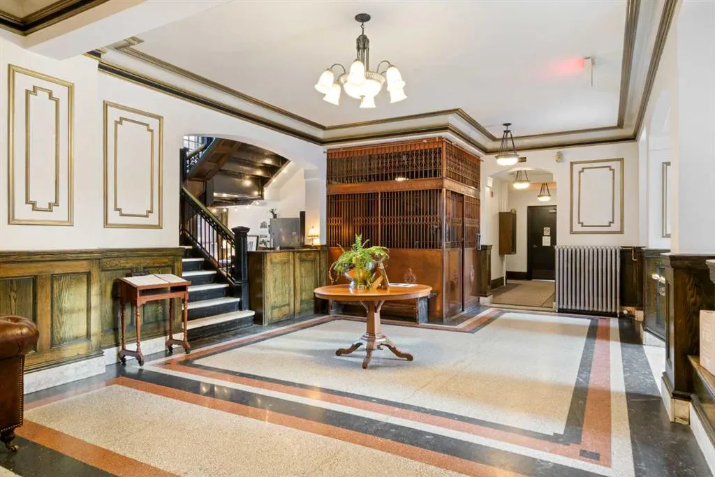 804 18 Avenue SW, #201