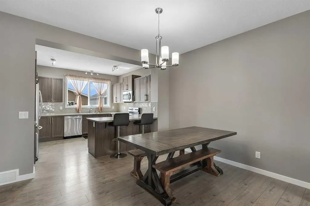 124 Red Embers Crescent NE