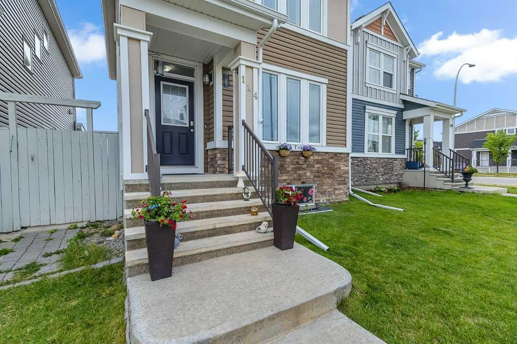 124 Red Embers Crescent NE
