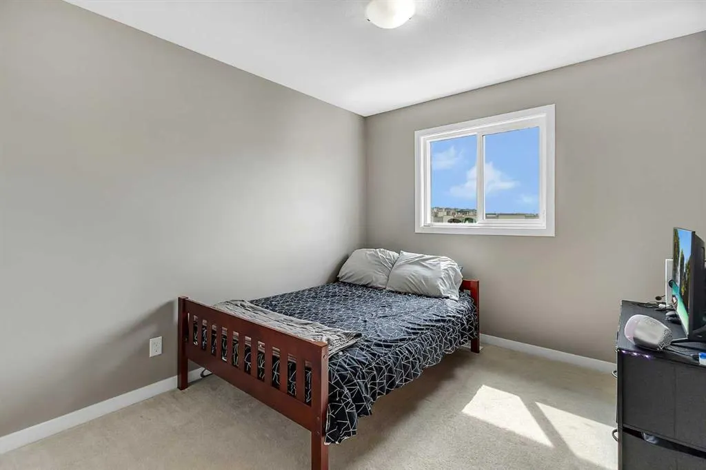 124 Red Embers Crescent NE