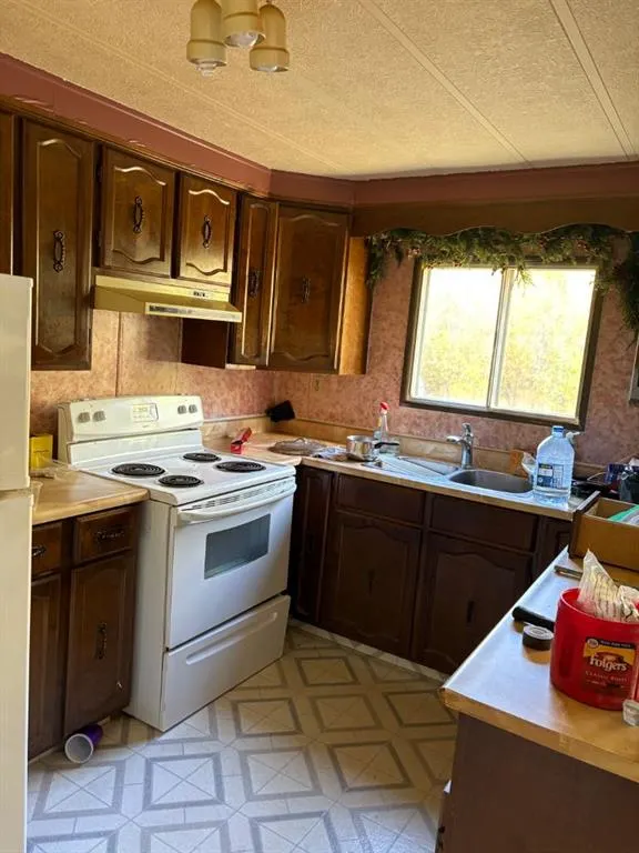 835017B Range Road 232