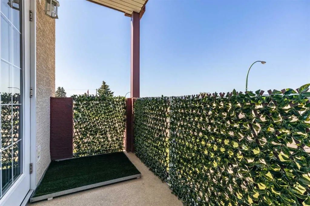 105 Main Street S, #209