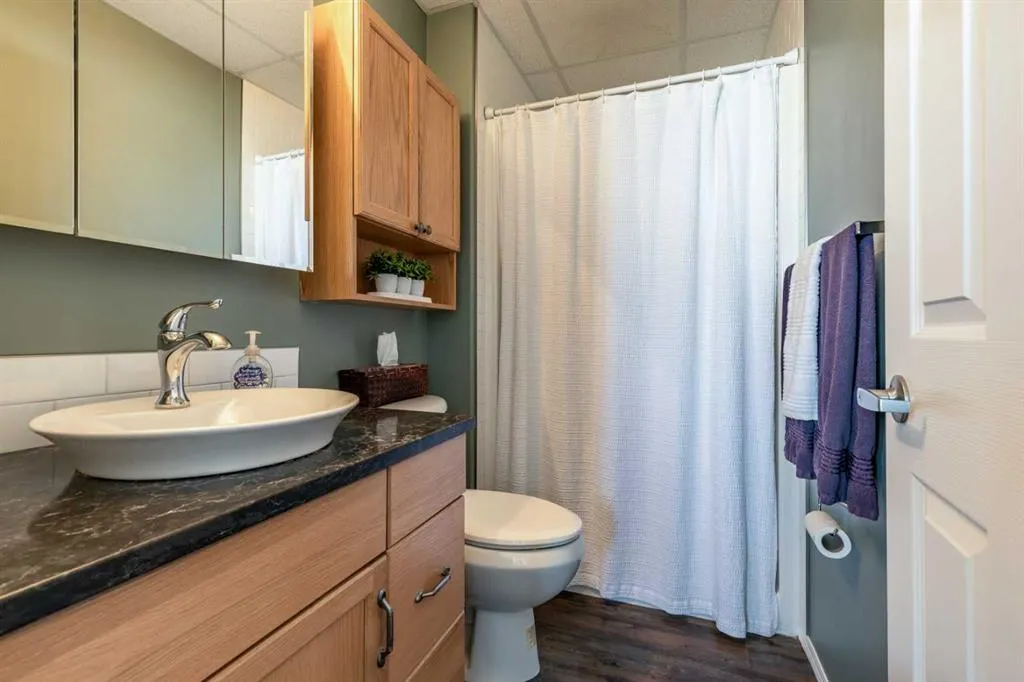 105 Main Street S, #209