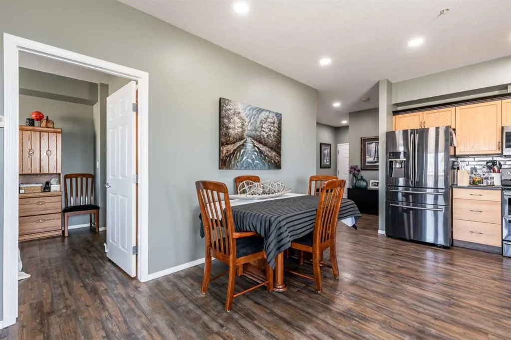 105 Main Street S, #209