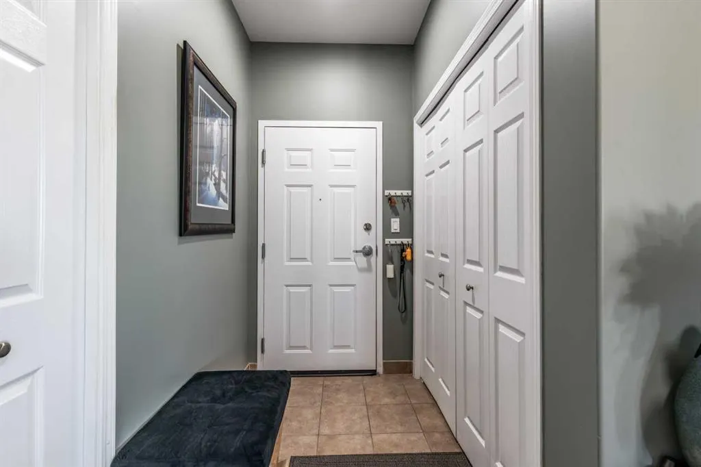 105 Main Street S, #209