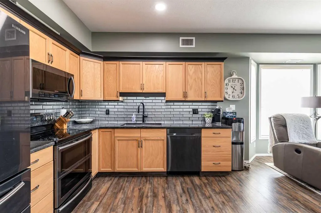 105 Main Street S, #209