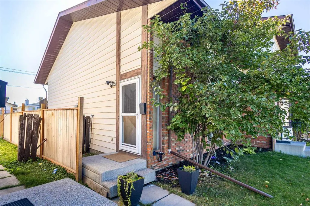 49 Castlebrook Way NE