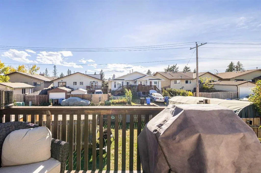 49 Castlebrook Way NE
