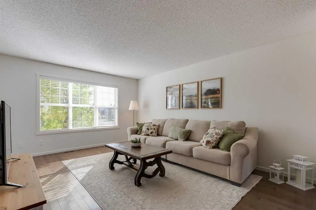 44 Evansborough Common NW