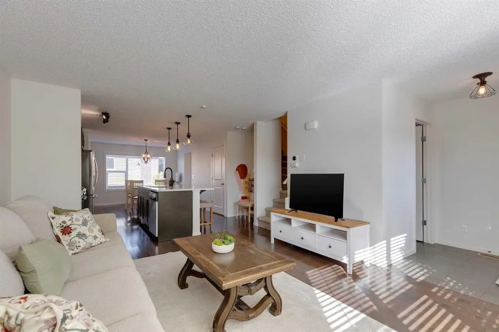 44 Evansborough Common NW