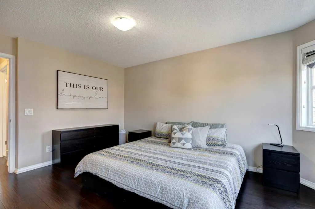 71 Autumn View SE