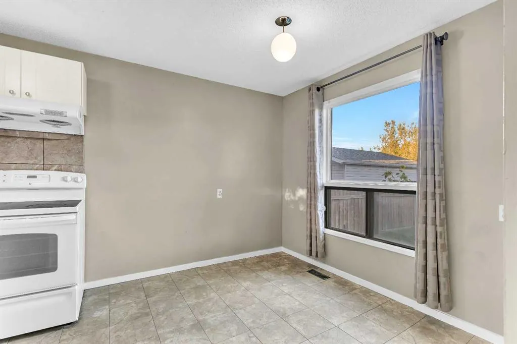 116 Shawmeadows Crescent SW