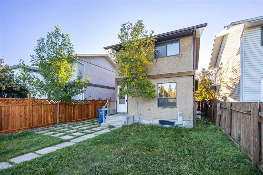 116 Shawmeadows Crescent SW