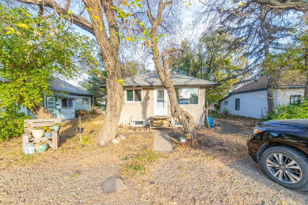 117 2 Street W