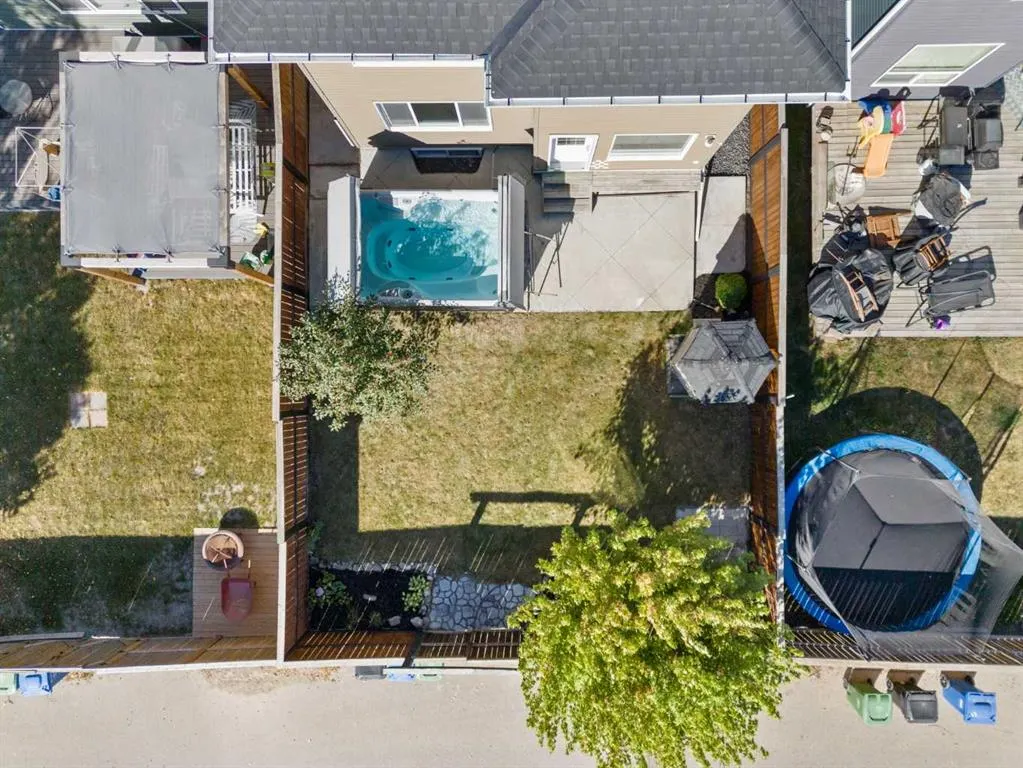 363 Evanspark Gardens NW