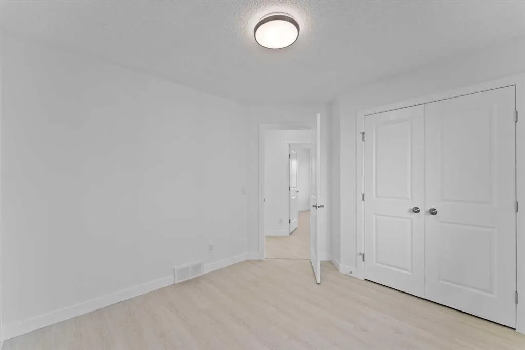 363 Evanspark Gardens NW