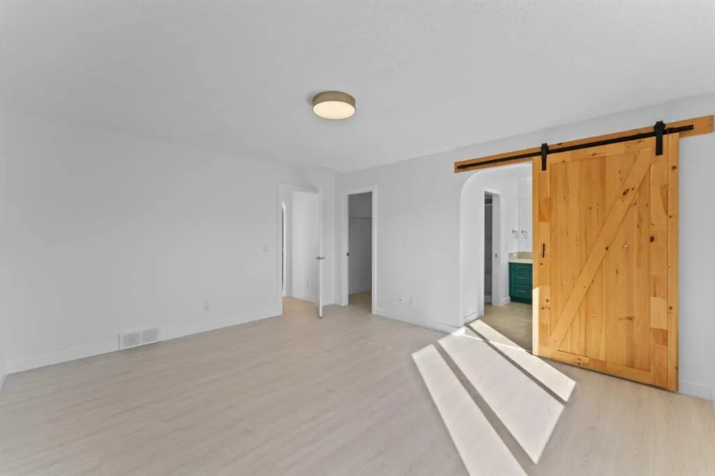 363 Evanspark Gardens NW