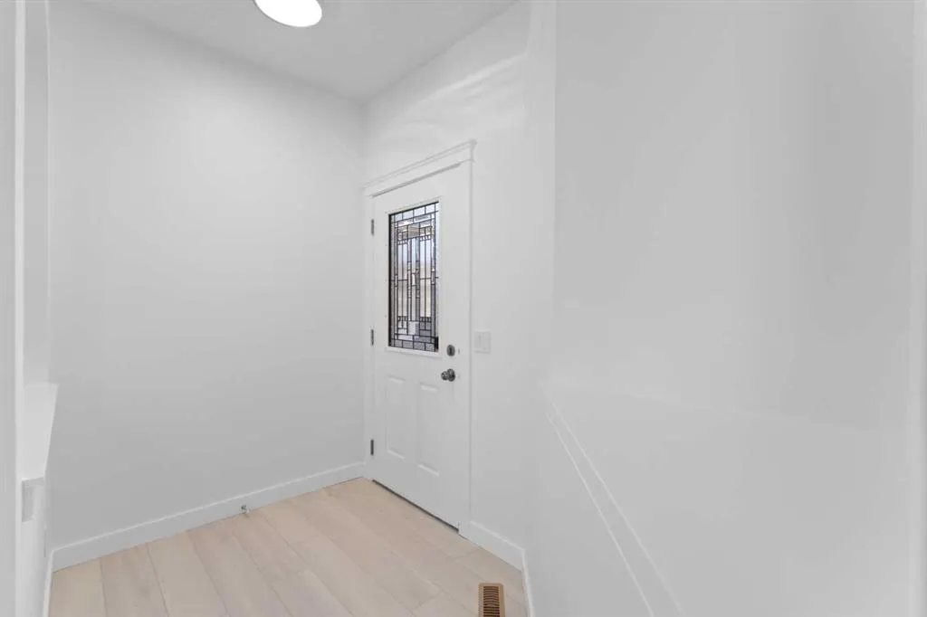 363 Evanspark Gardens NW