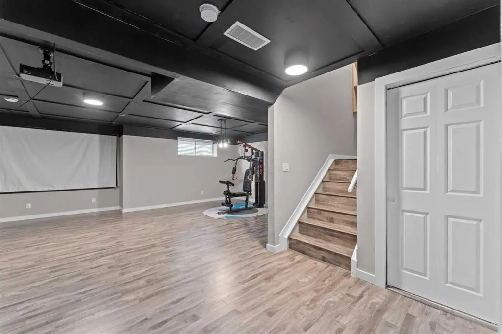 363 Evanspark Gardens NW