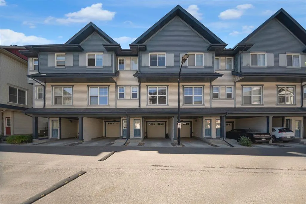 136 New Brighton Point SE