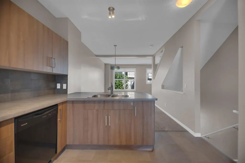 136 New Brighton Point SE
